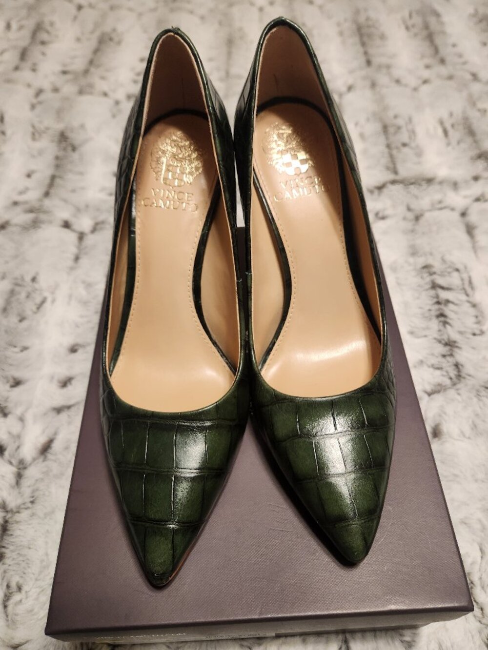 Vince Camuto Savilla Dark Green Croco Embossed Pumps Heels Size 8.5M